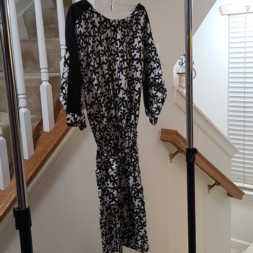 Dress - Picture 4 of 4
